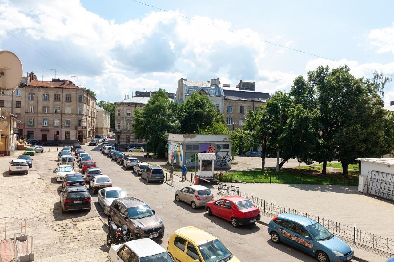 Studio Near Opera Lviv Bagian luar foto